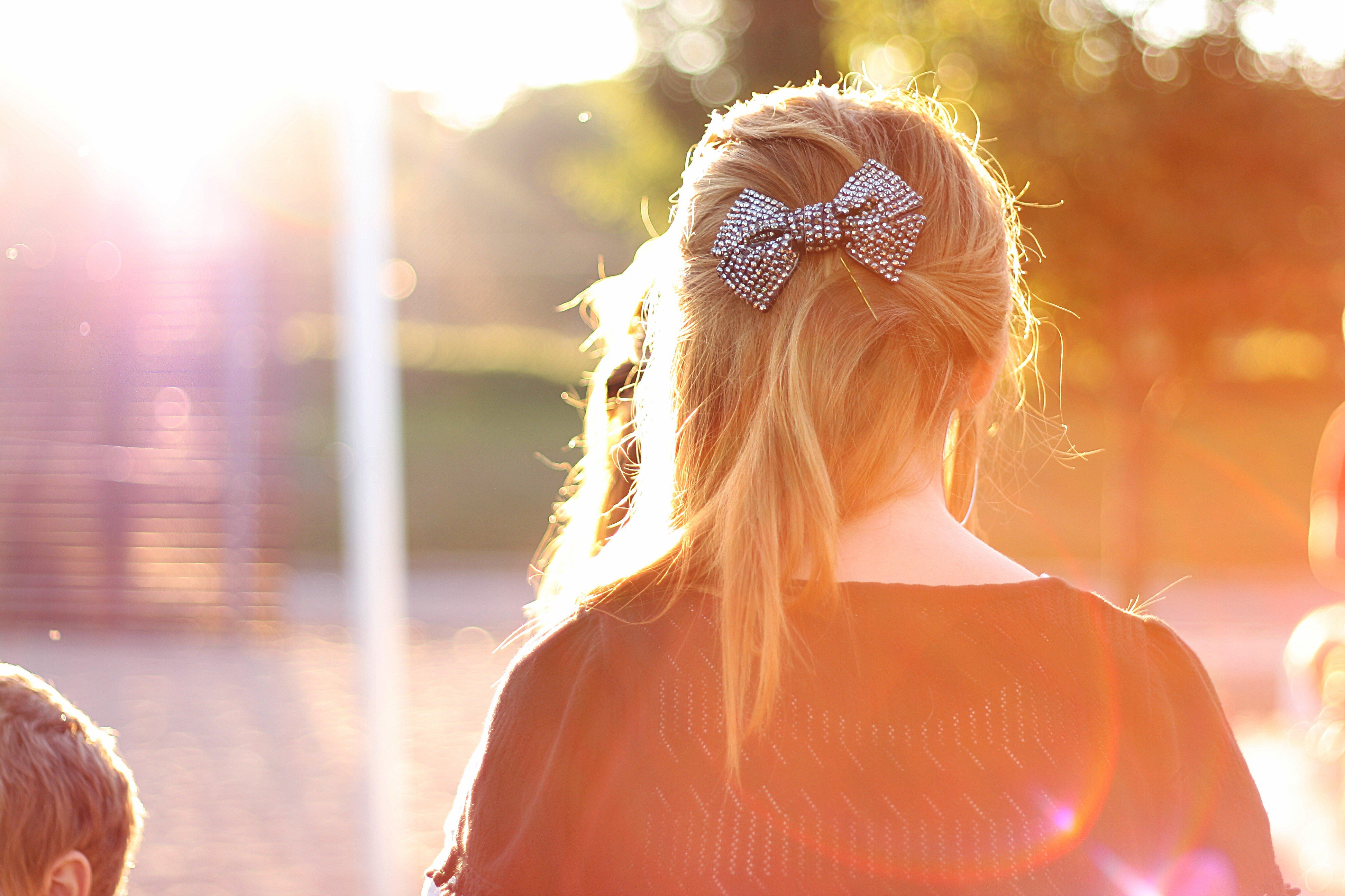women, Blonde, Sun rays, Hair bows, Sunlight Wallpaper