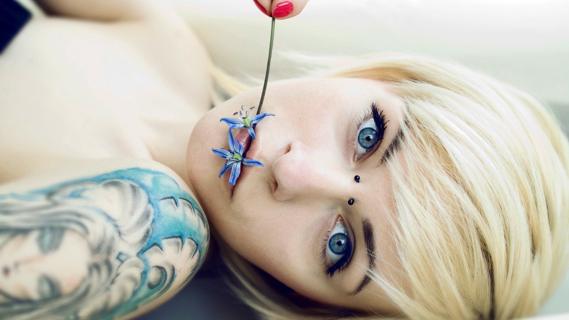 women, Tattoo, Blonde, Blue eyes Wallpaper