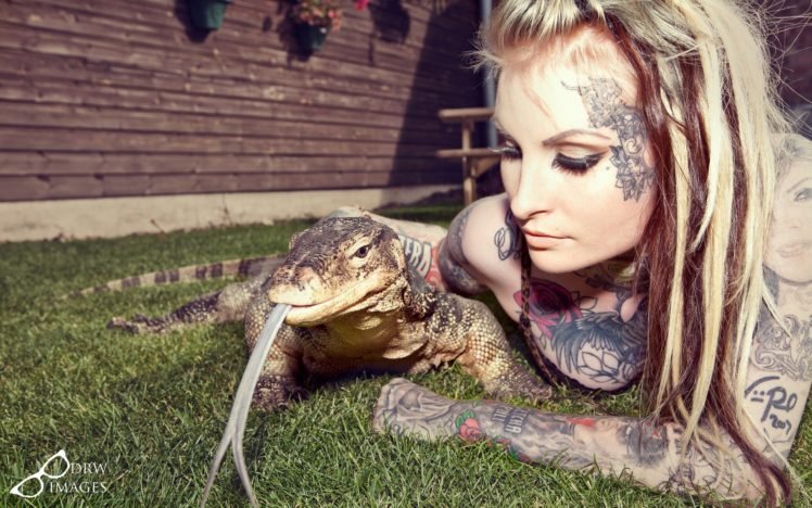 tattoo, Women, Animals, Reptile, Women outdoors, Blonde HD Wallpaper Desktop Background