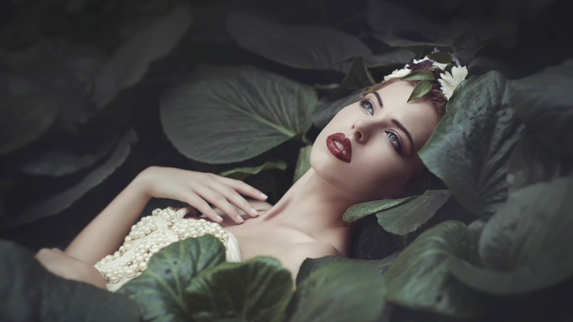 women, Nature, Model, Dress, Women outdoors, Brunette, Red lipstick, Face, Open mouth, Leaves, Pearls, Lily pads, Flower in hair Wallpaper