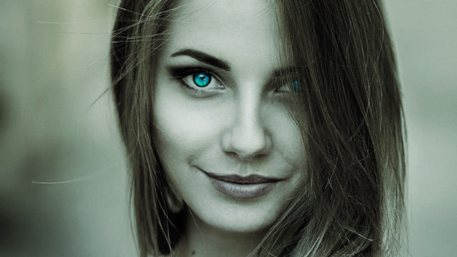 face, Women, Smiling, Selective coloring, Turquoise eyes, Brunette, Closeup Wallpaper
