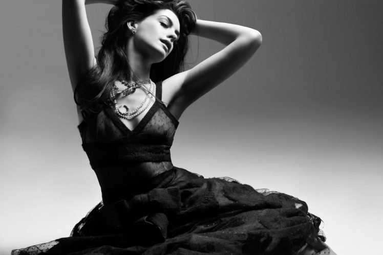 Anne Hathaway, Hands on head, Fashion, Necklace HD Wallpaper Desktop Background