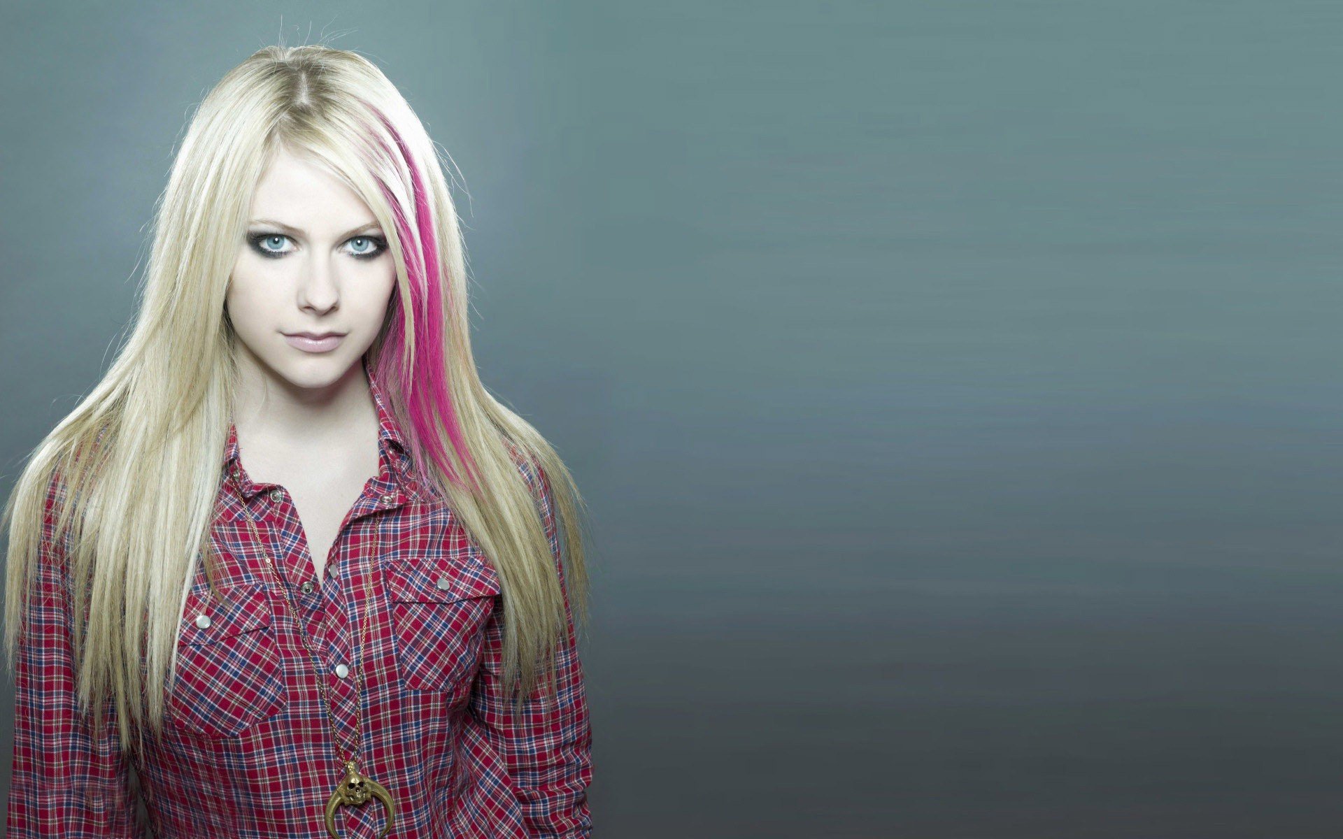 Avril Lavigne, Blue eyes, Blonde Wallpaper