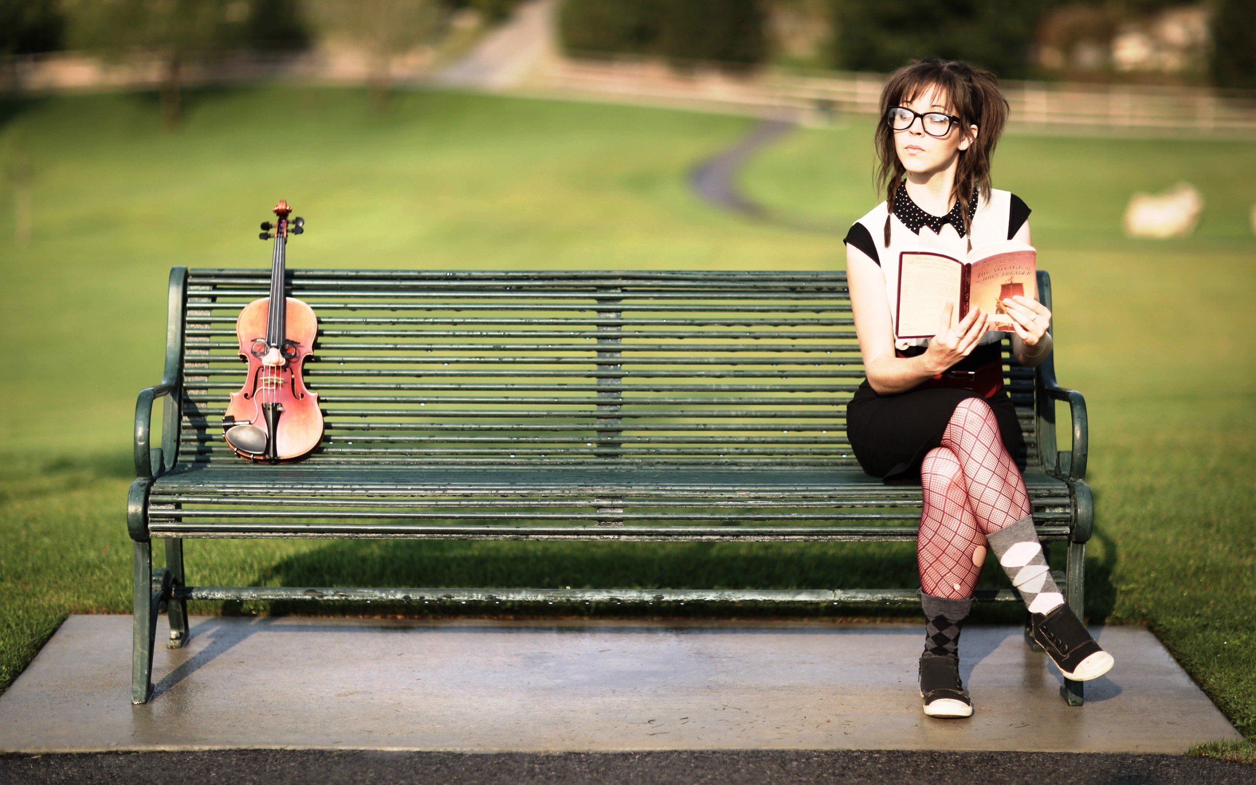 Lindsey Stirling, Women, Violin, Glasses, Women with glasses, Stockings, Bench, Women outdoors, Books, Depth of field Wallpaper