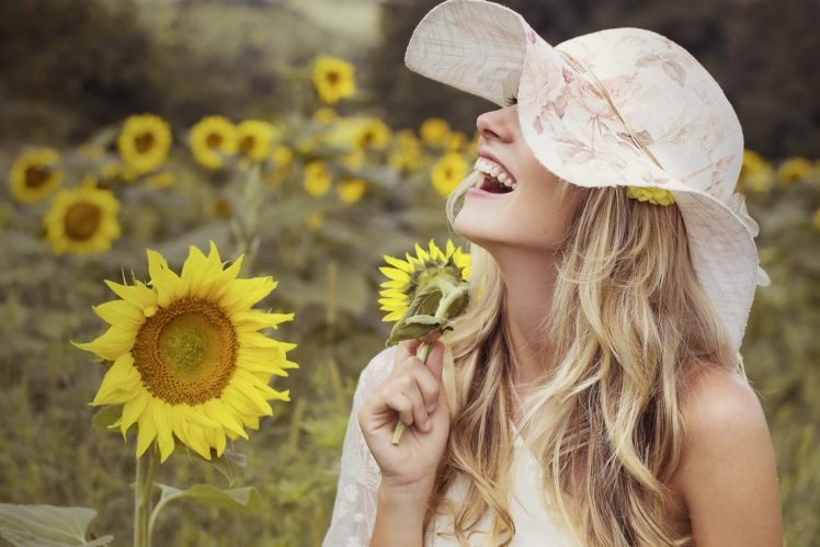 women, Model, Blonde, Sunflowers, Smiling, Long hair, Wavy hair, Women outdoors, Flowers, Yellow flowers HD Wallpaper Desktop Background