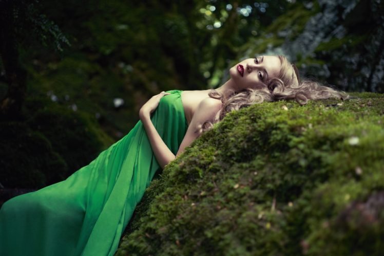 women, Women outdoors, Green dress, Lying on back, Blonde, Moss HD Wallpaper Desktop Background