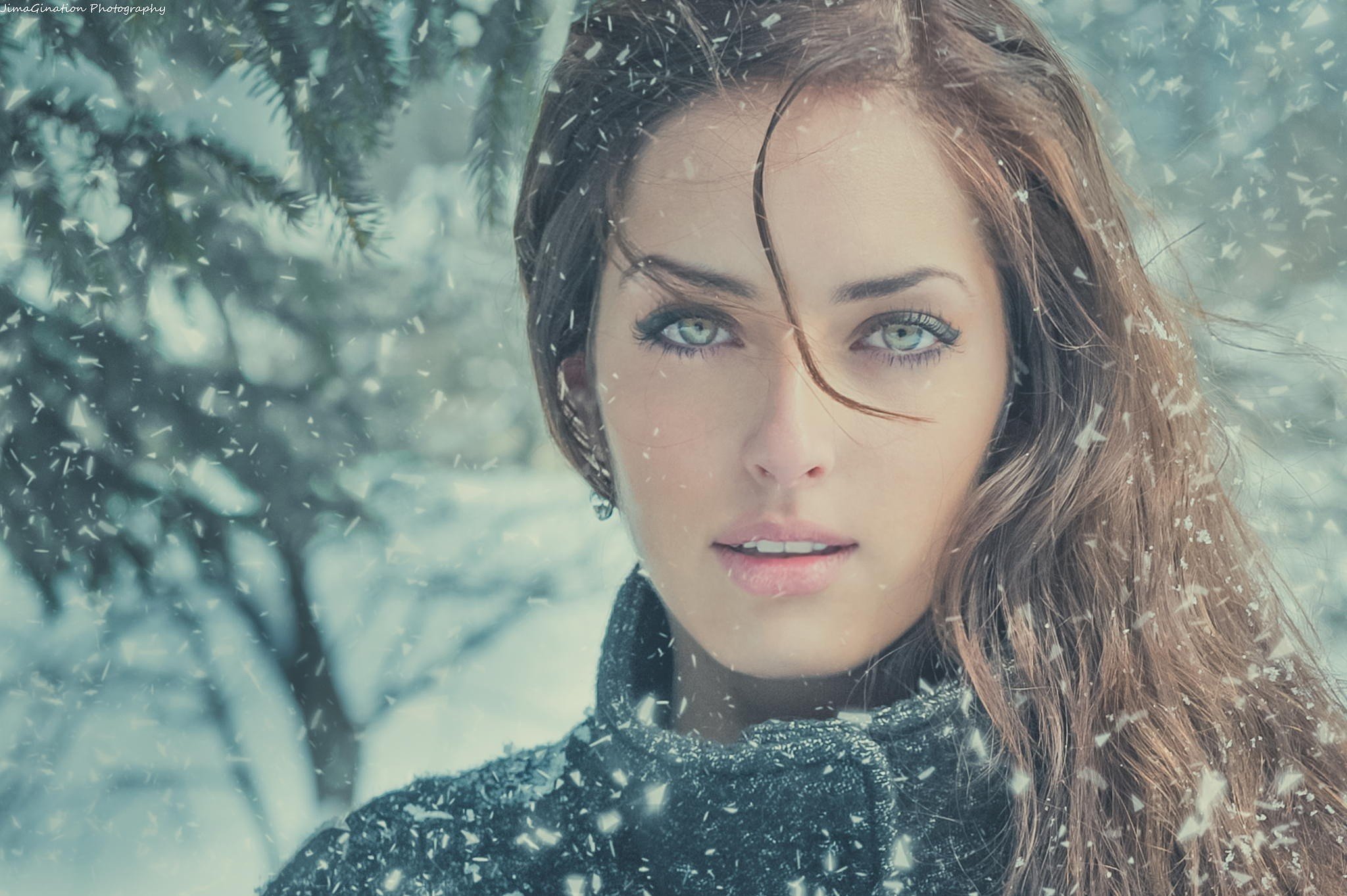 Brunette Looking At Viewer Sarah Allag Winter Women Snow Face Jimagination Model Green
