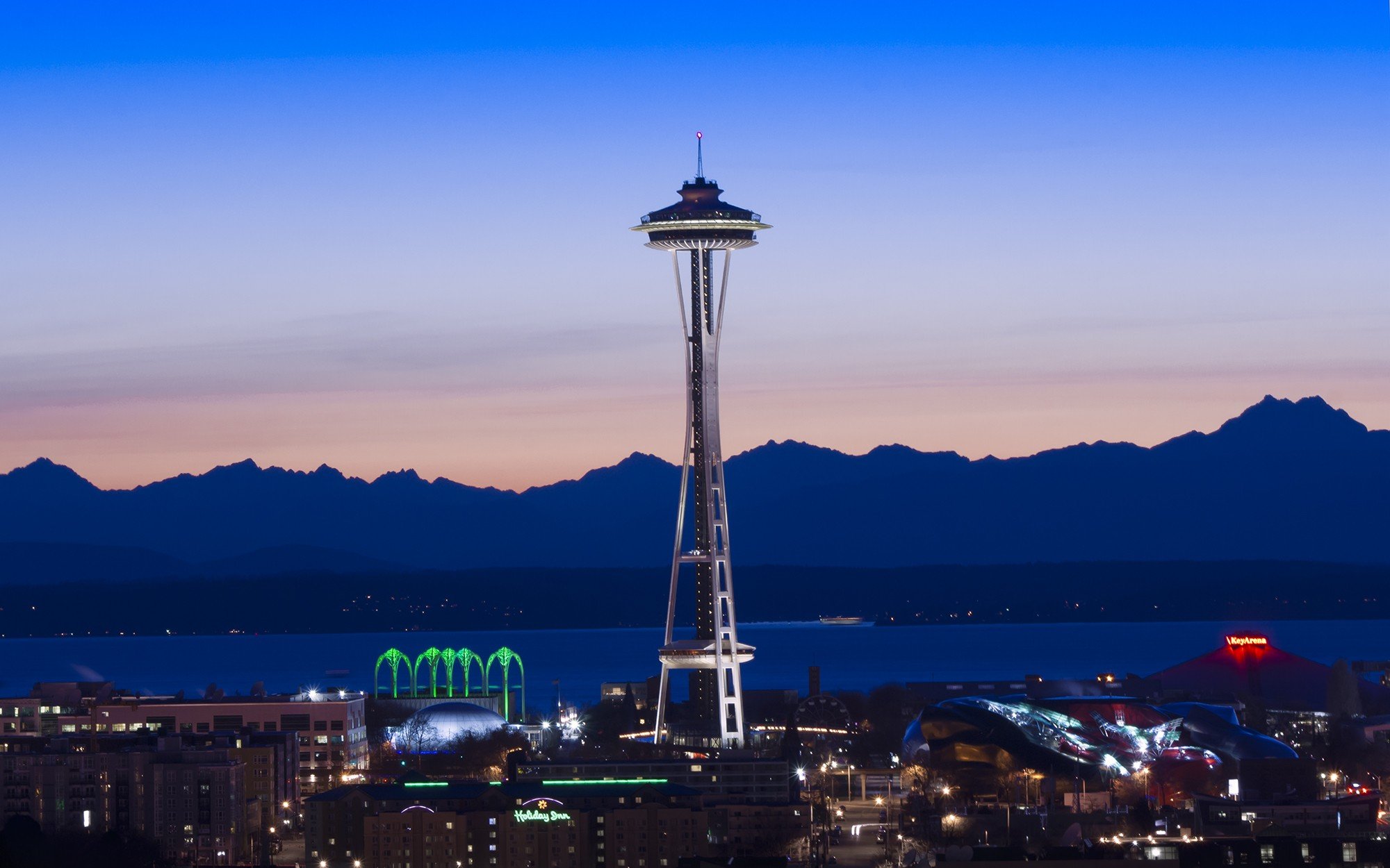 photography, Urban, City, Evening, Dusk, Sea, Water, Mountain, Seattle, Space  Needle HD Wallpapers / Desktop and Mobile Images & Photos