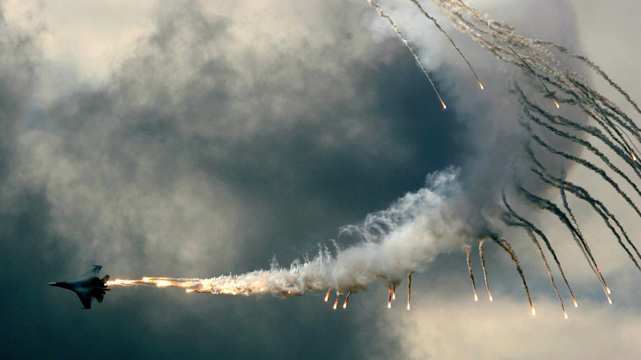 smoke, Sky, Clouds, Fire, Sukhoi Su 27 Wallpaper
