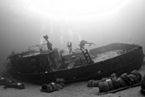 divers, Monochrome, Underwater, Shipwreck
