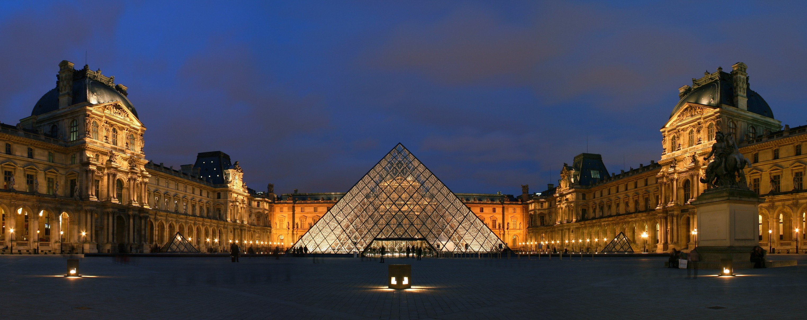 The Louvre, Paris, France, Pyramid Wallpaper