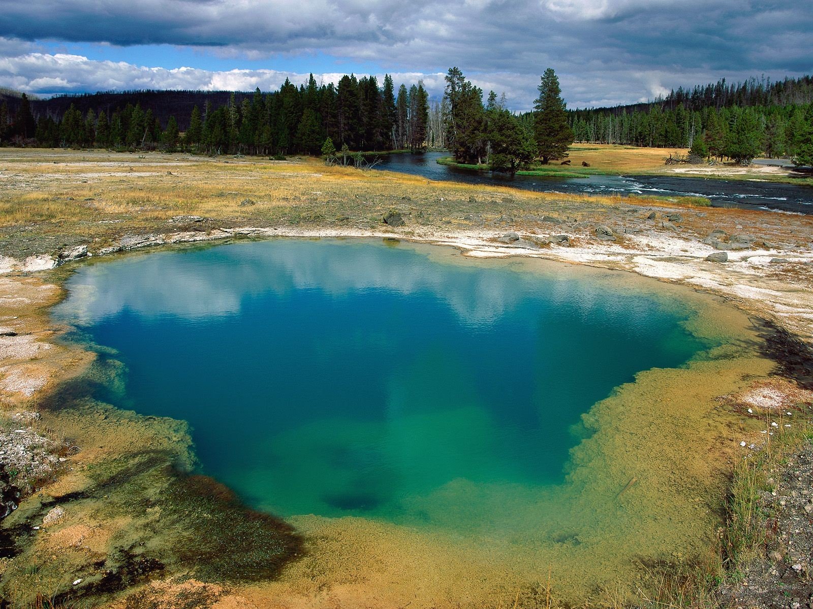 Yellowstone National Park, Morning Glory Pool, Hot spring, River Wallpaper