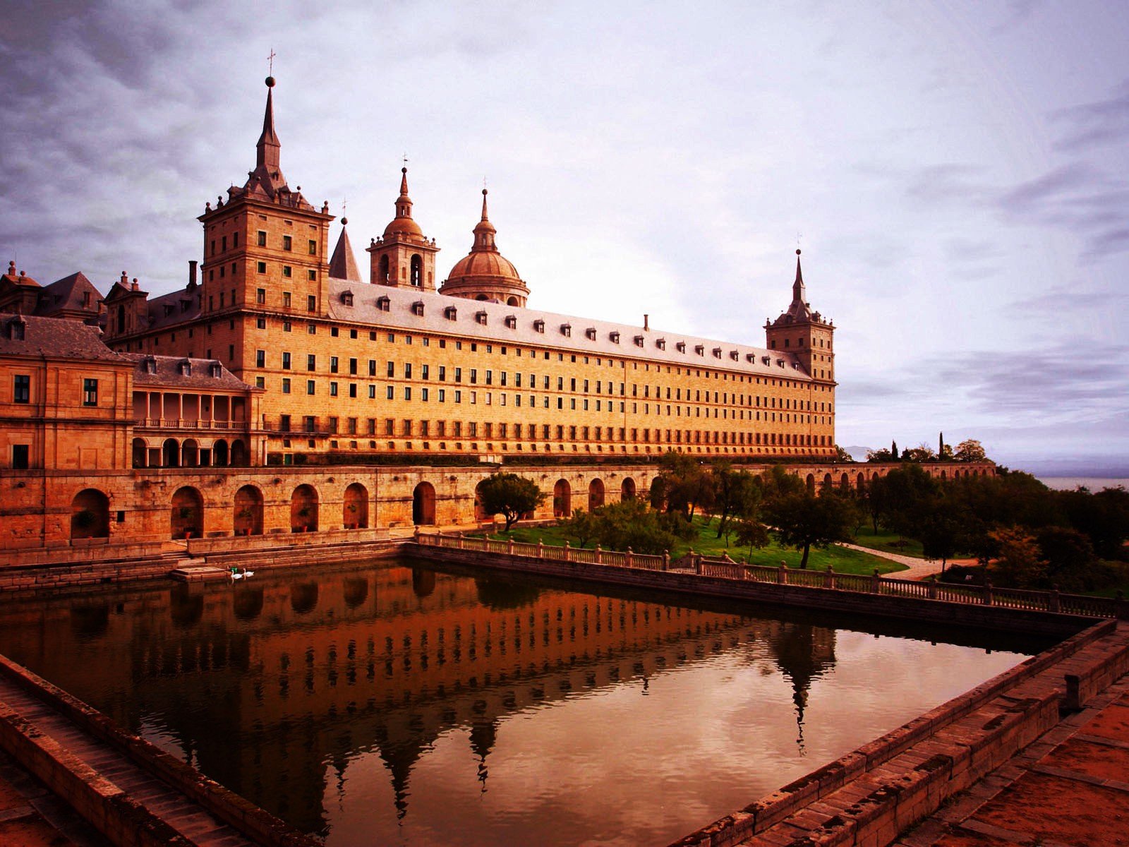 water, Palace, Architecture, Red, Escorial Wallpaper