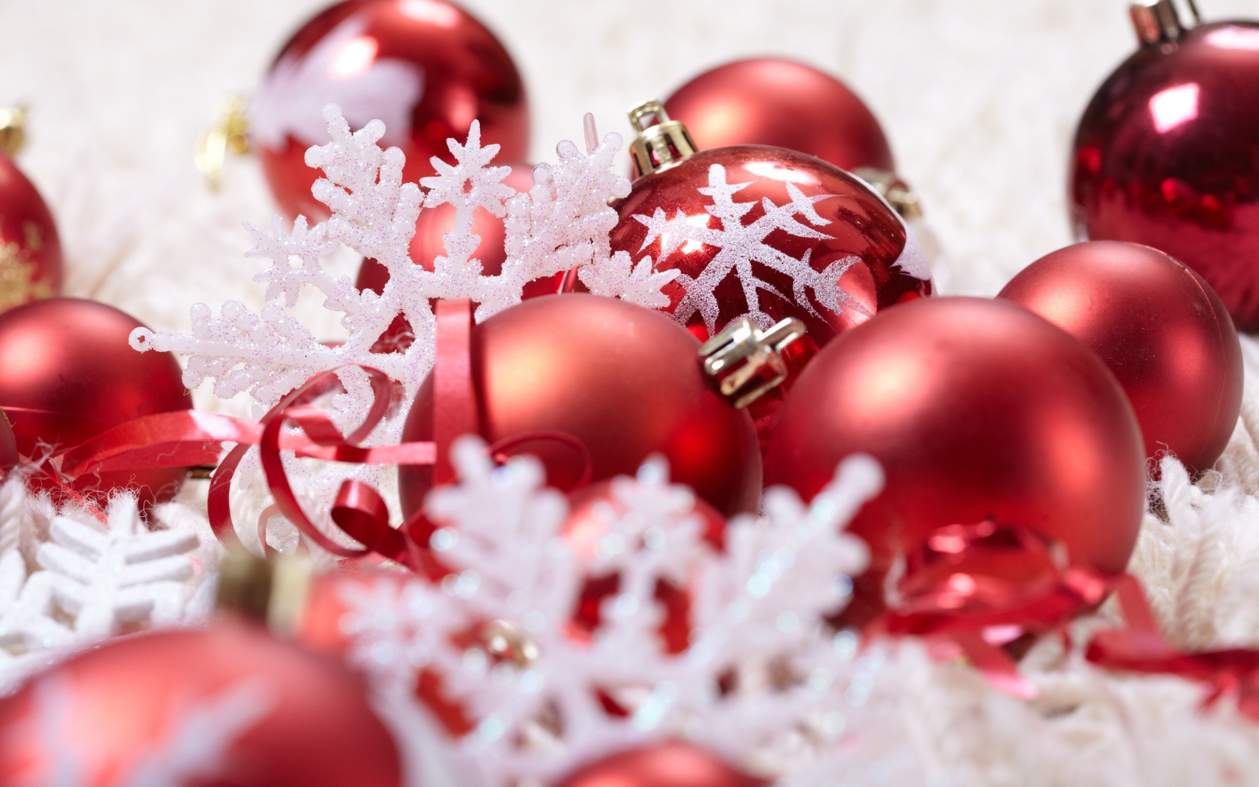 New Year, Christmas ornaments, Snowflakes, Ribbon Wallpaper