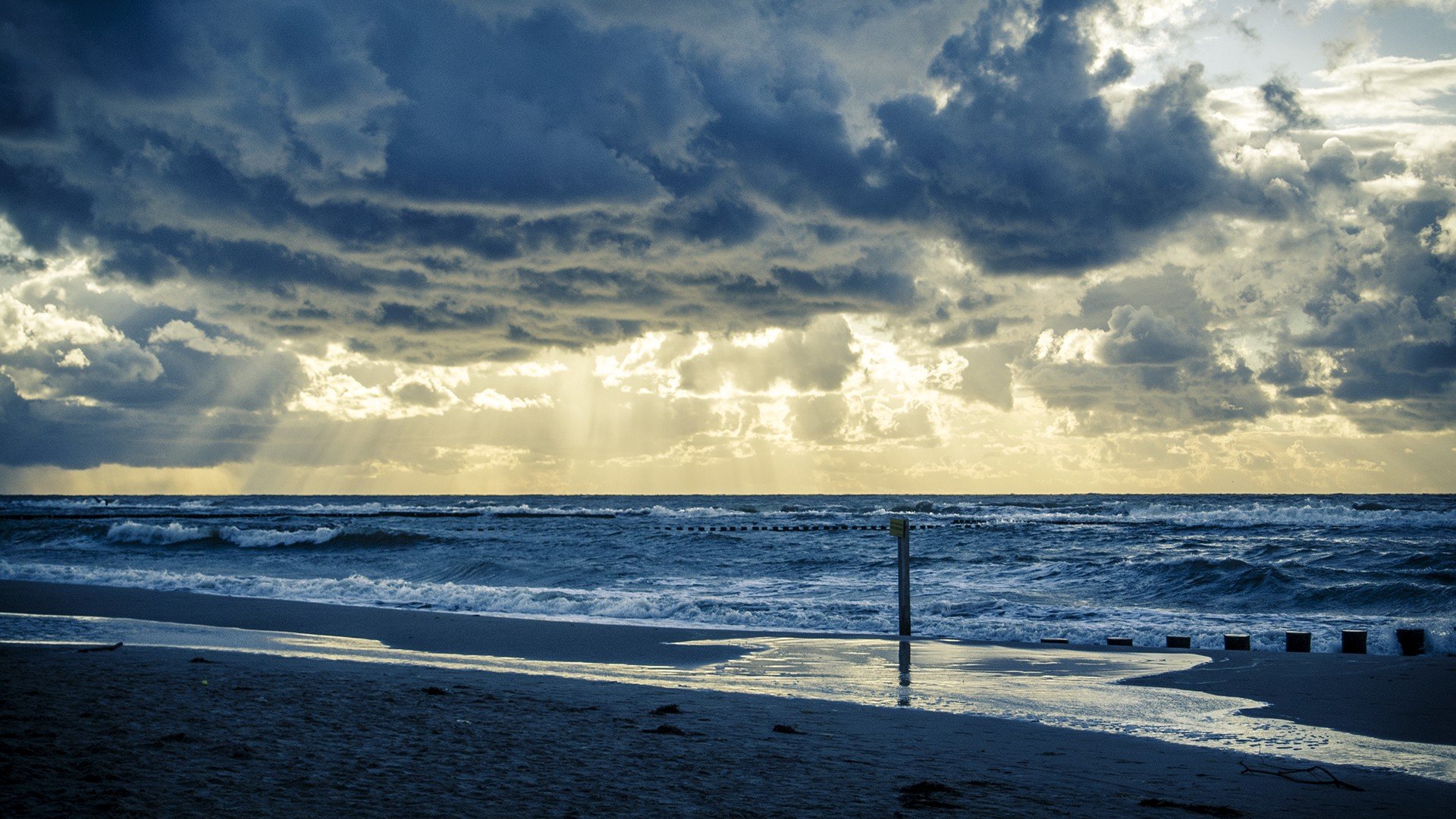 Poland, Beach, Nature, Sun rays, Clouds, Sea, Baltic Sea Wallpaper