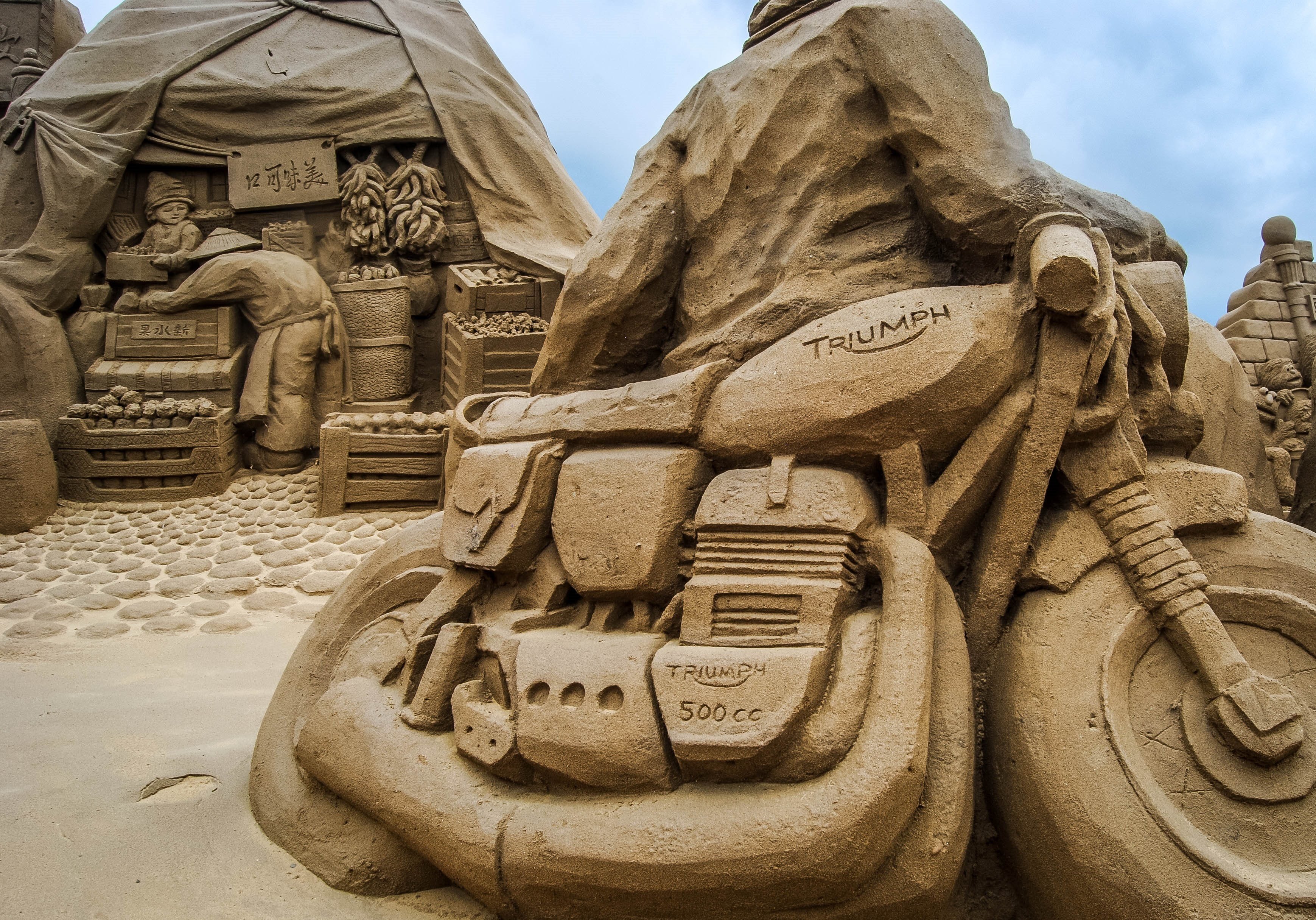 sculpture, Sand, Beach, Motorcycle, Triumph Wallpaper