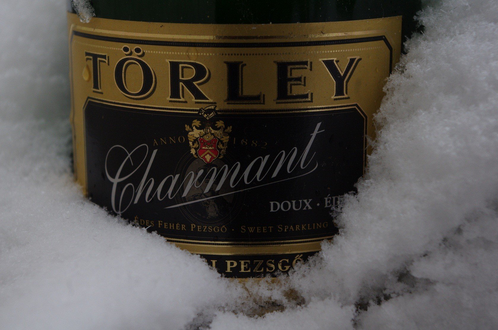Hungarian, Champagne, Winter, Snow, Alcohol Wallpaper
