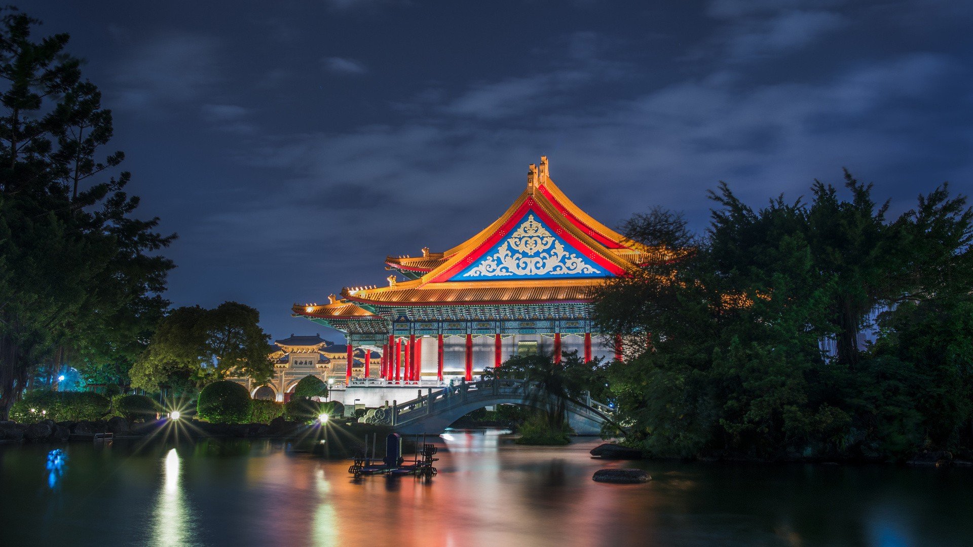 house, Lights, Nature, Trees, Night, Asian architecture, Bridge, Taipei, Taiwan, Long exposure, Reflection, Theaters Wallpaper