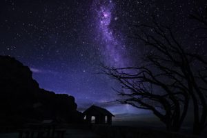 lights, Nature, Trees, Night, Stars, Cabin, Silhouette, Milky Way, Cliff, Rock