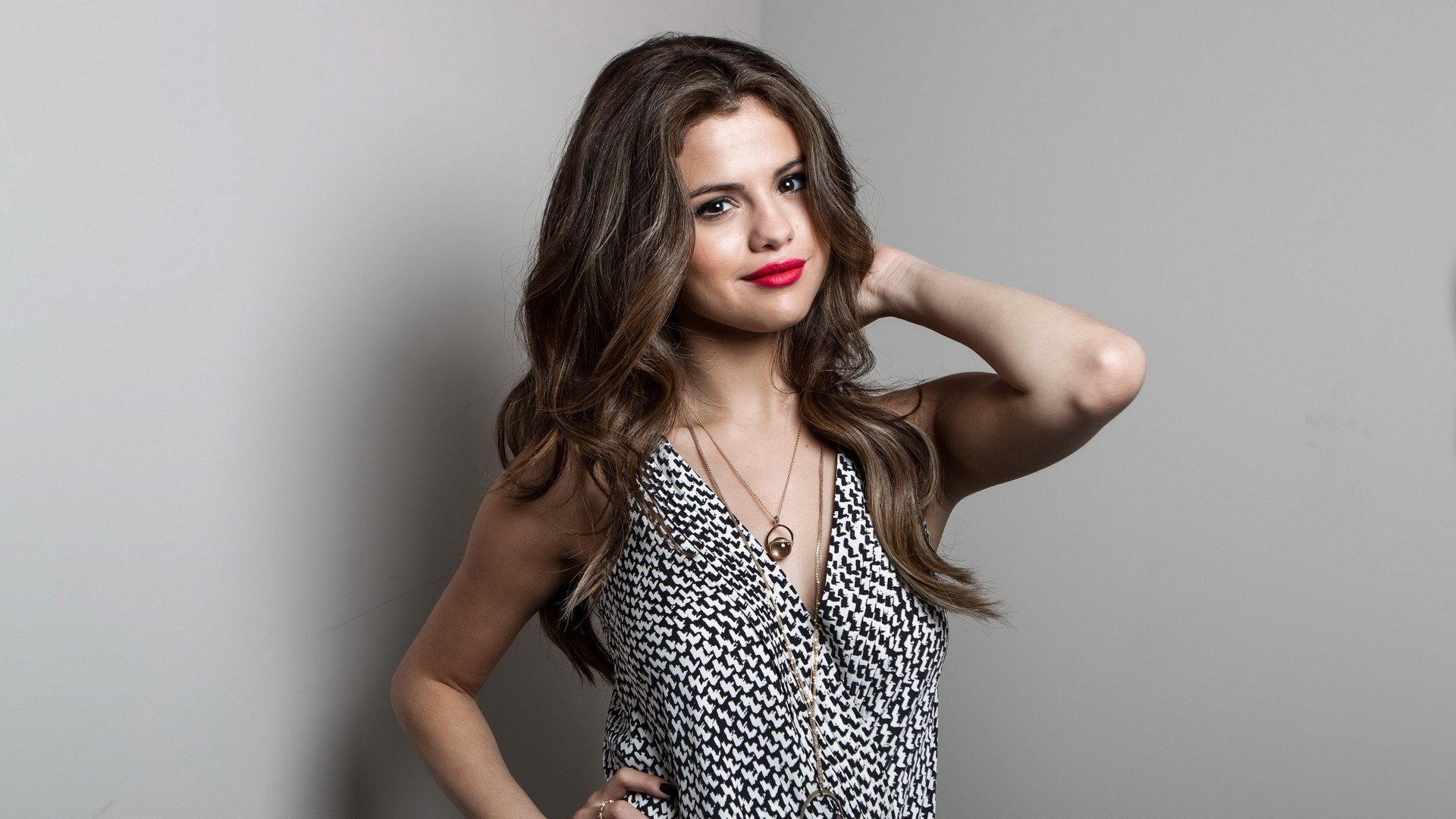 Selena Gomez, Women Wallpaper