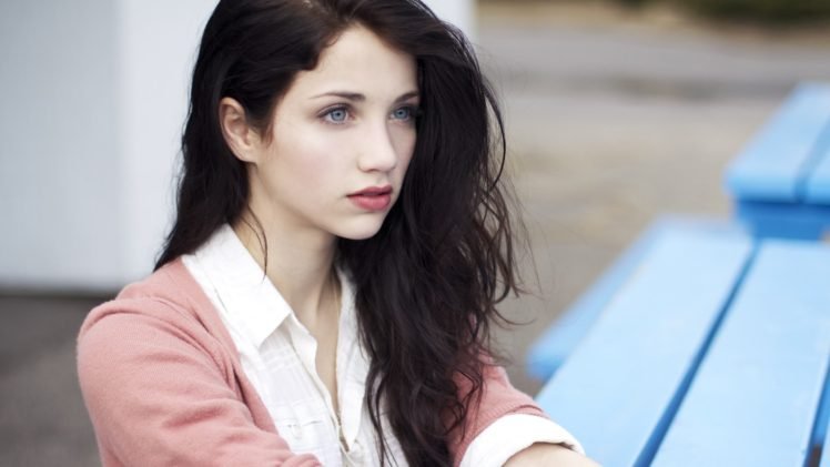 Emily Rudd, Women, Actress, Brunette, Blue eyes, Looking away, Sensual gaze, Long hair, Windy HD Wallpaper Desktop Background