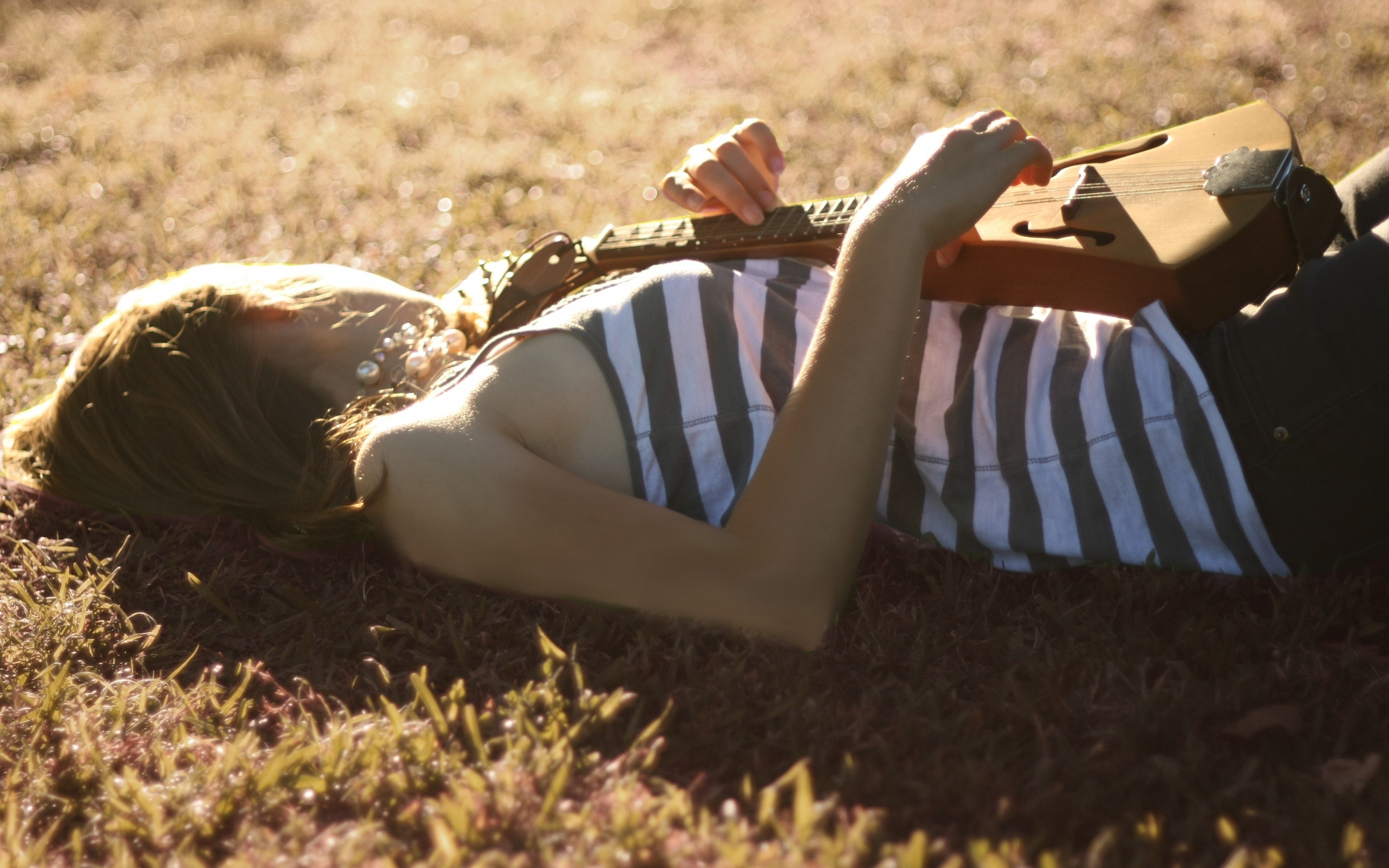 women, Lying down, Musical instrument, Striped clothing, Sunlight Wallpaper
