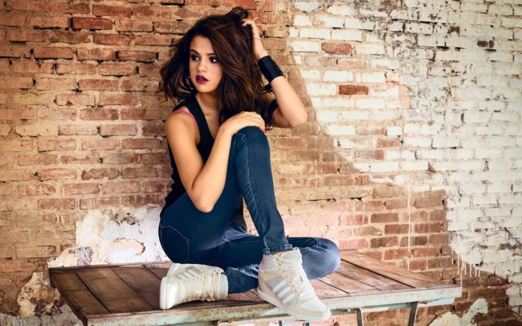 Selena Gomez, Actress, Singer, Jeans HD Wallpaper Desktop Background