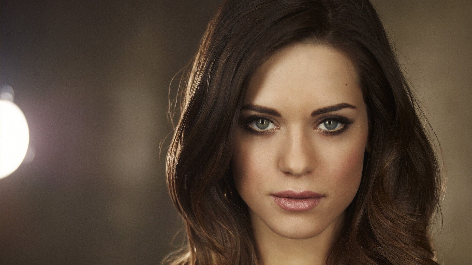 Women Lyndsy Fonseca Hd Wallpapers Desktop And Mobile Images And Photos