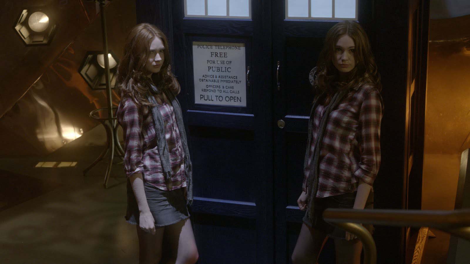 Doctor Who, TARDIS, Amy Pond, Karen Gillan Wallpaper