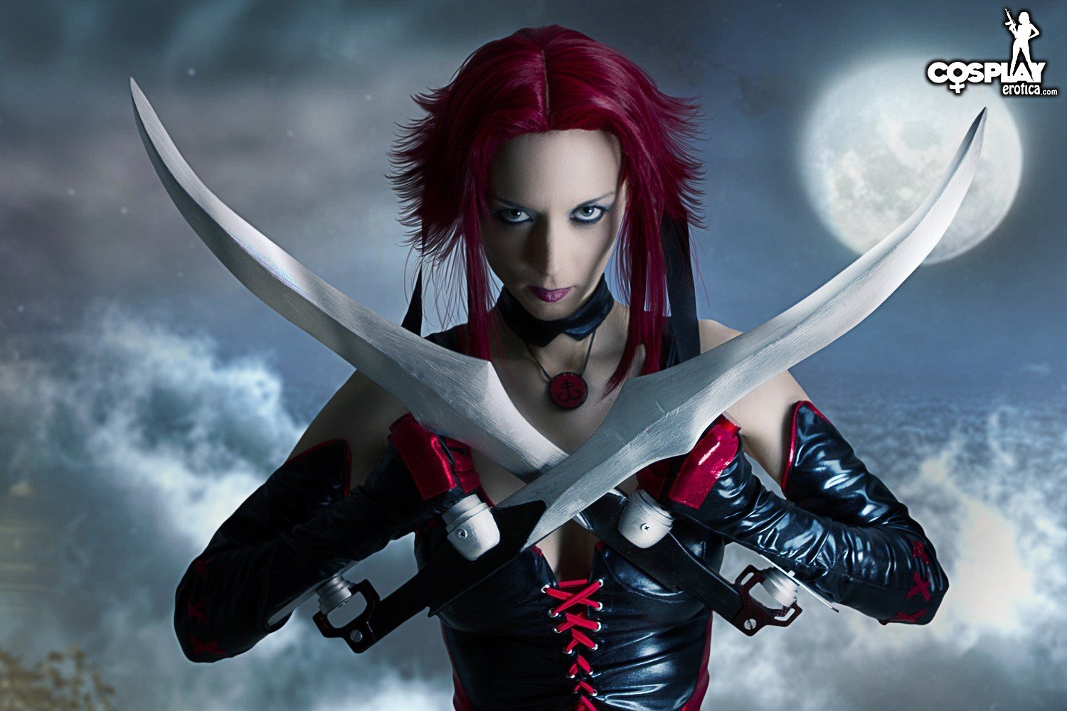cosplay, Women, Redhead, Sword, Leather clothing, Leather vest, Leather pants, Moon, BloodRayne Wallpaper