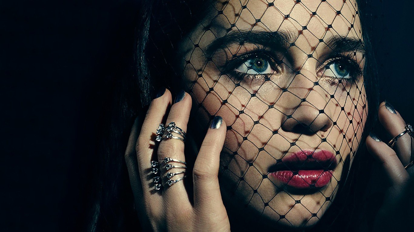 Emilia Clarke, Actress, Closeup, Blue eyes, Veils Wallpaper