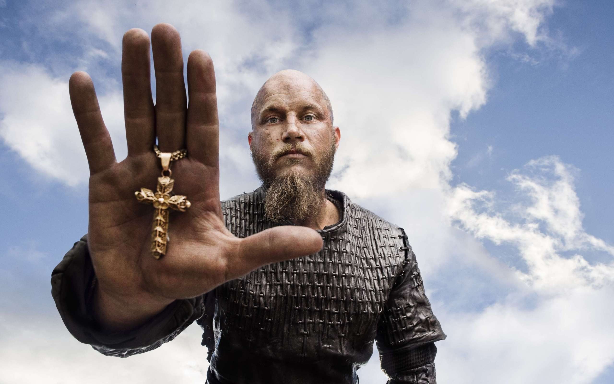 Vikings Men Ragnar Lodbrok Vikings Tv Series Cross Hand Hd Wallpapers Desktop And Mobile Images Photos