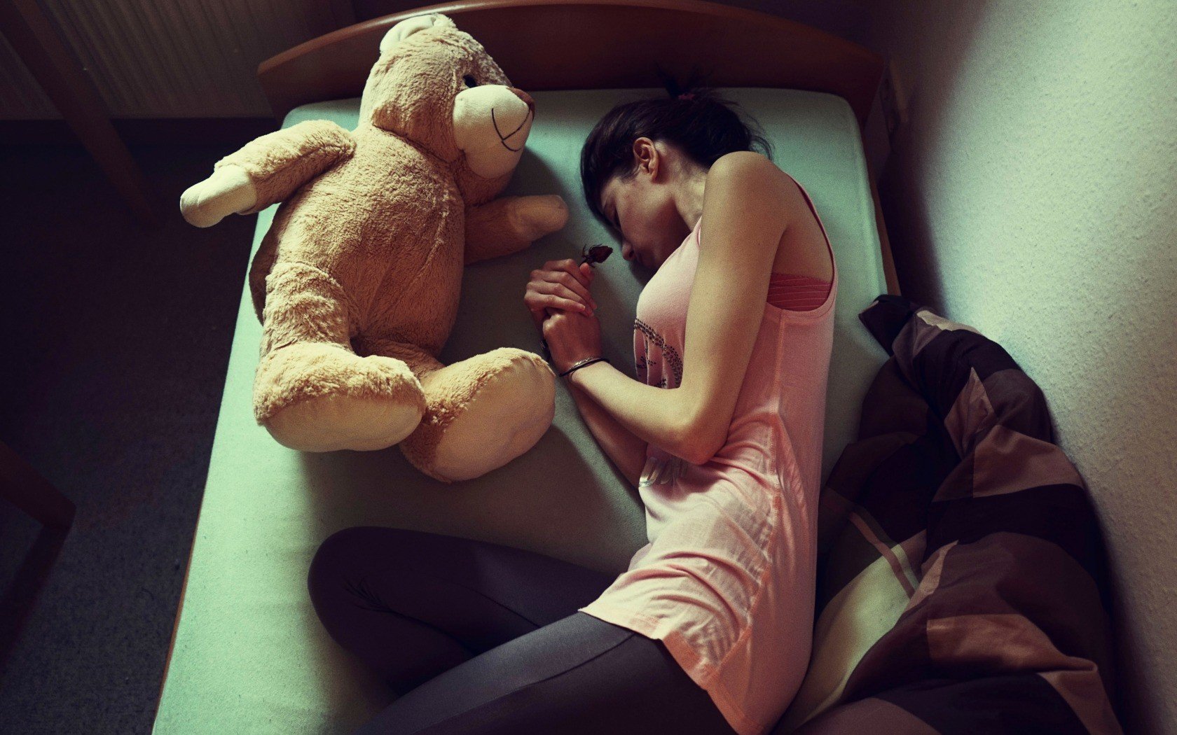 teddy bears, Women, In bed Wallpaper