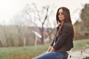 women, Brunette, Jeans, Sunglasses