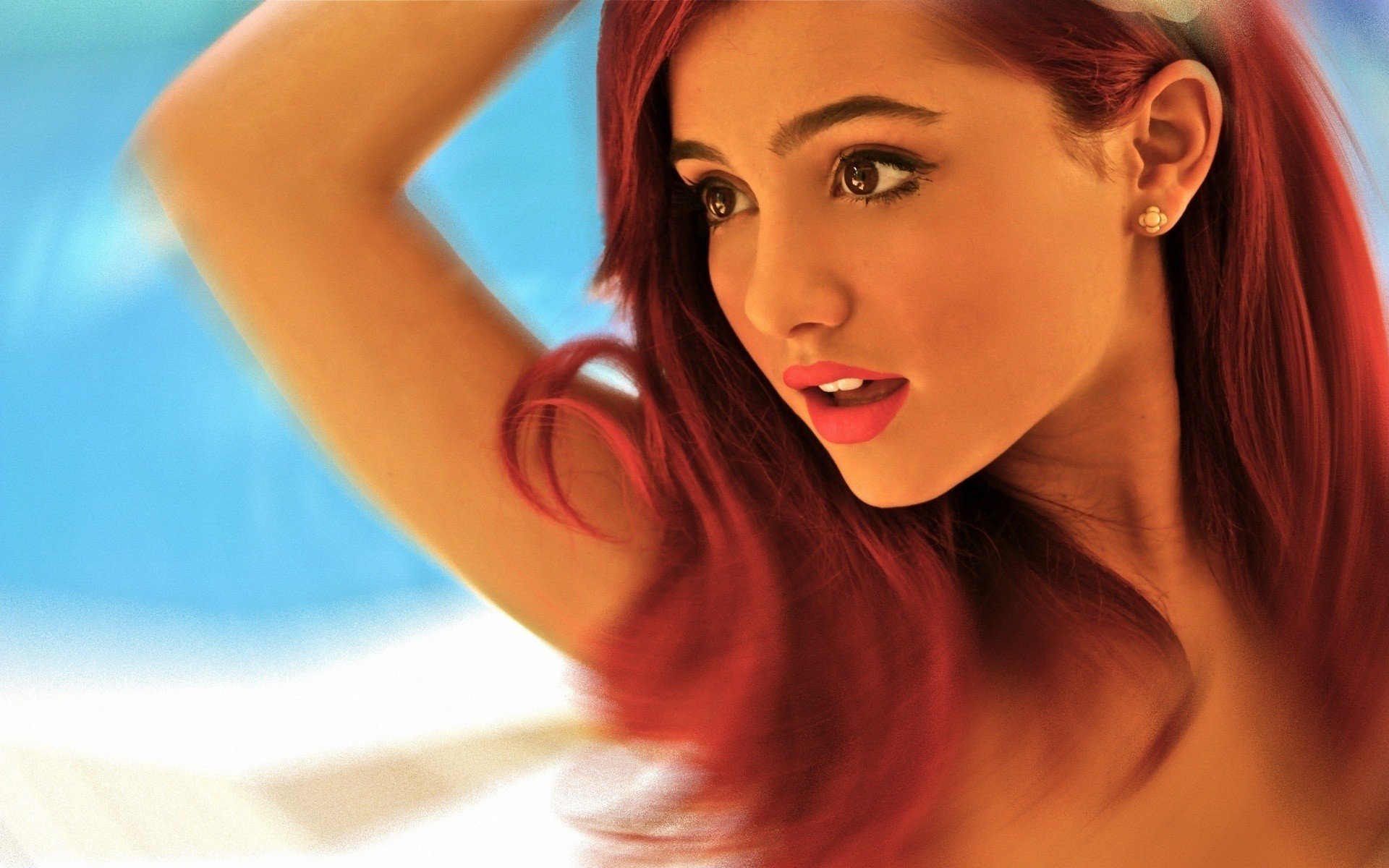 Arianna Grande Wallpaper