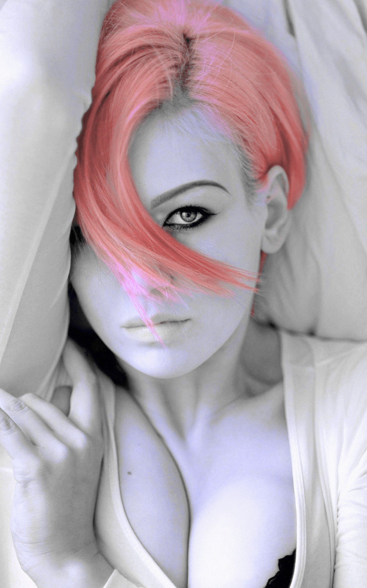 selective coloring, Adobe Photoshop, Pink hair, Model, Aleksandra Zenibyfajnie Wydrych, Cleavage Wallpaper