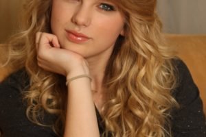 Taylor Swift, Women, Blonde, Curly hair, Blue eyes