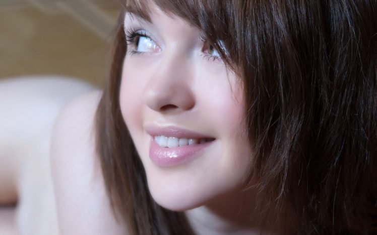 brunette, Smiling HD Wallpaper Desktop Background