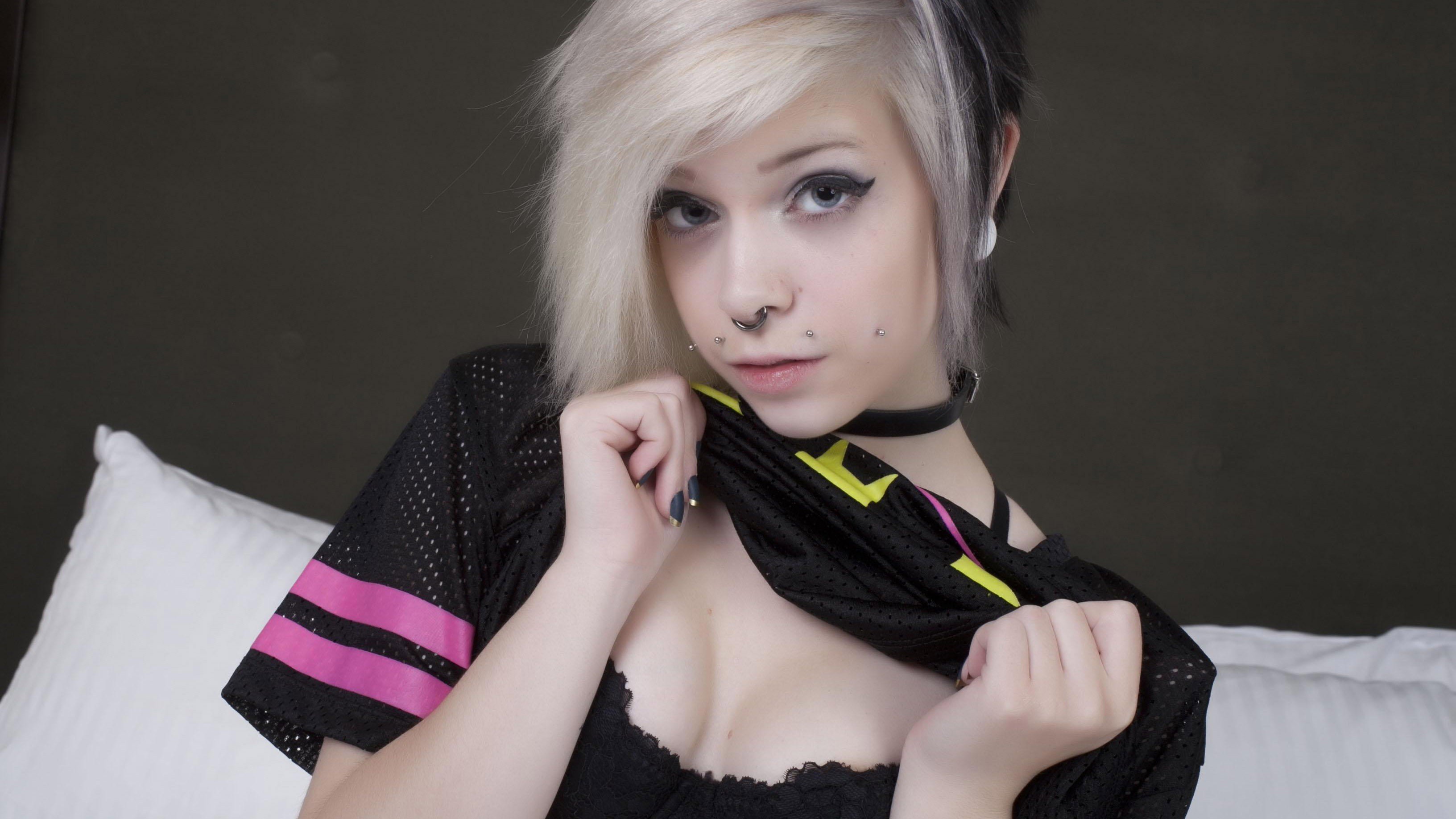 Cheshi Suicide Blonde Piercing Bra Nose Rings Hd Wallpapers Images, Photos, Reviews