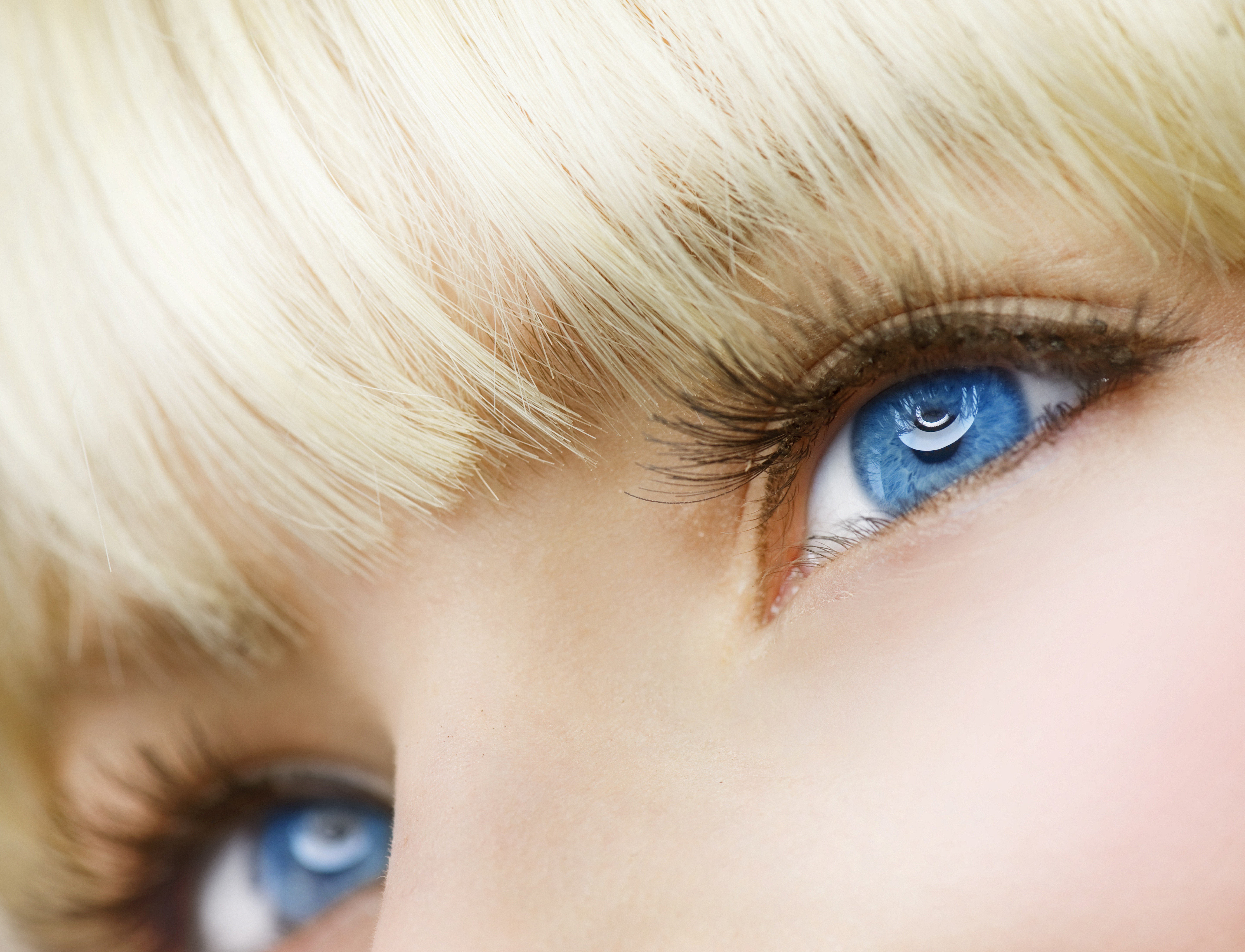 blue eyes Wallpaper