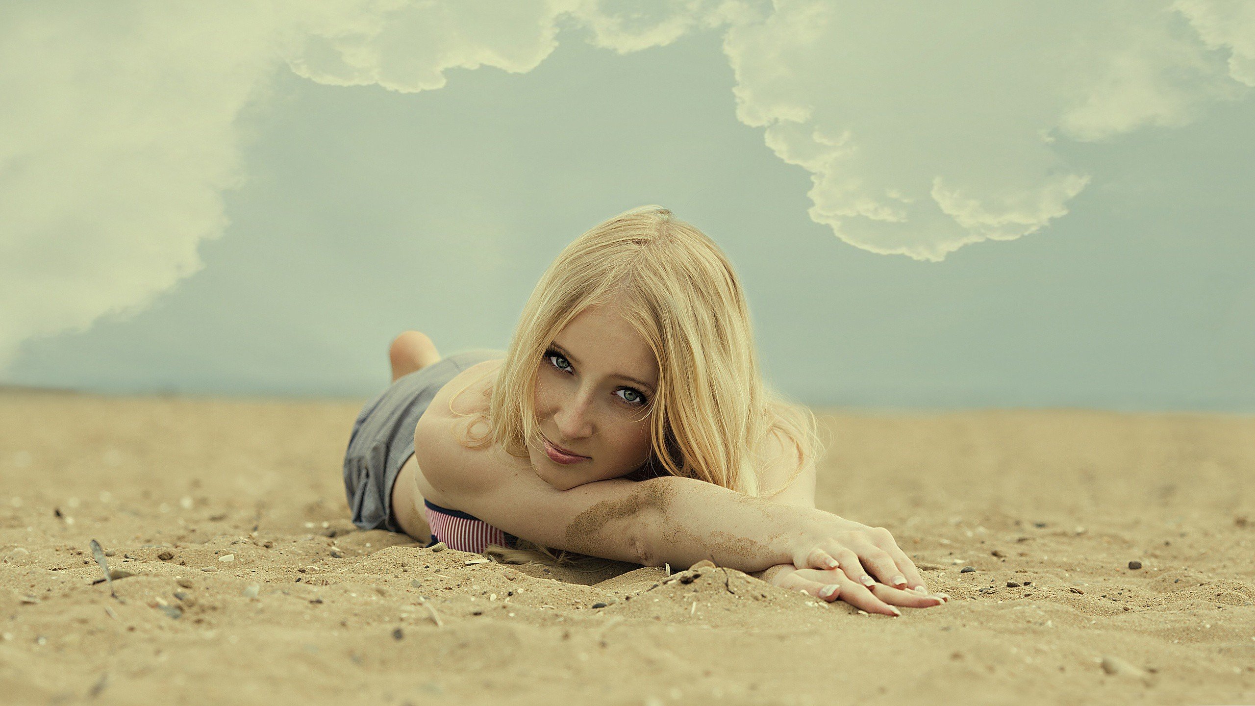 women, Model, Blonde, Sand, Clouds Wallpaper
