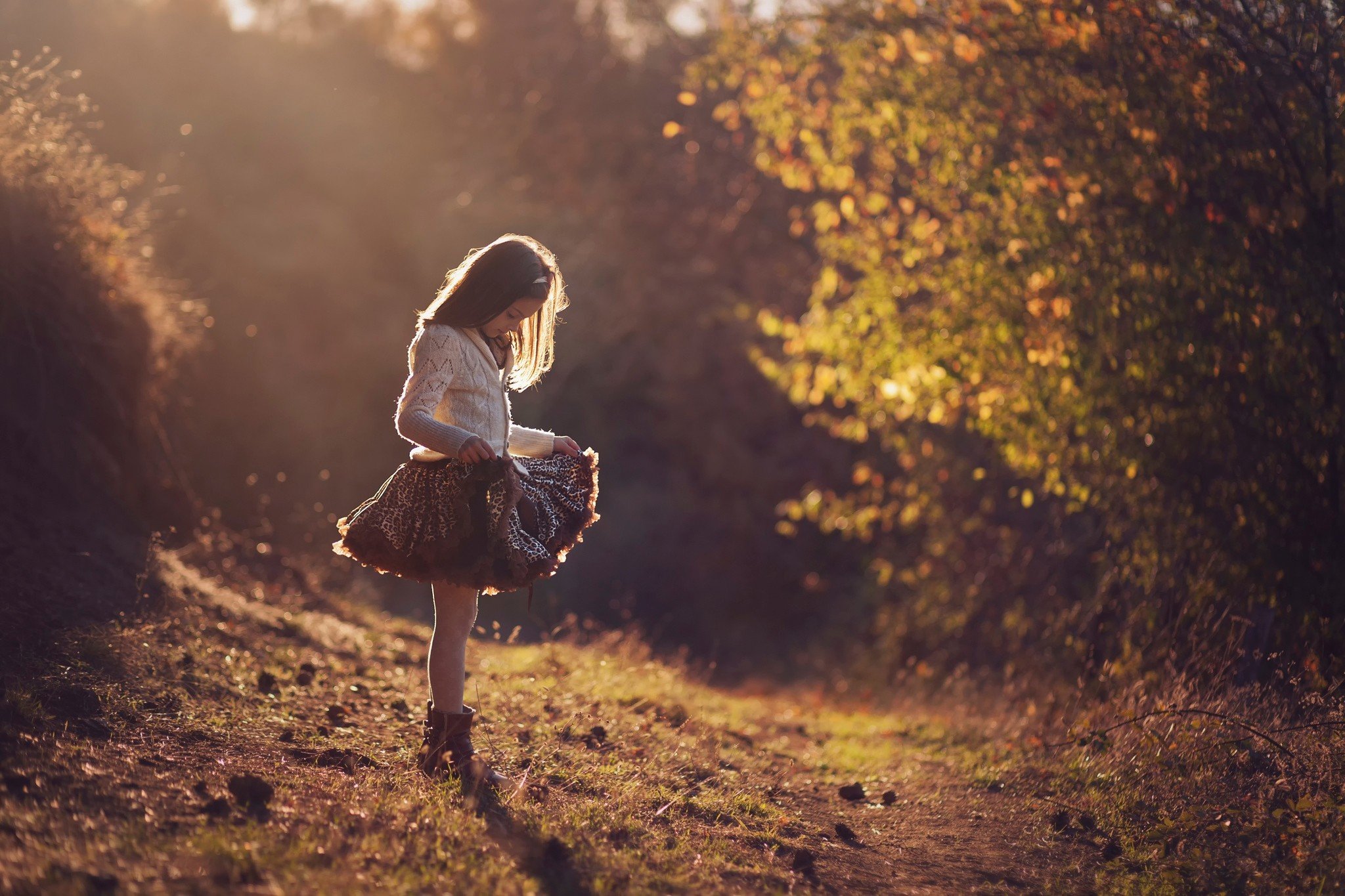 little girl, Nature, Grass, Sun rays, Depth of field Wallpaper