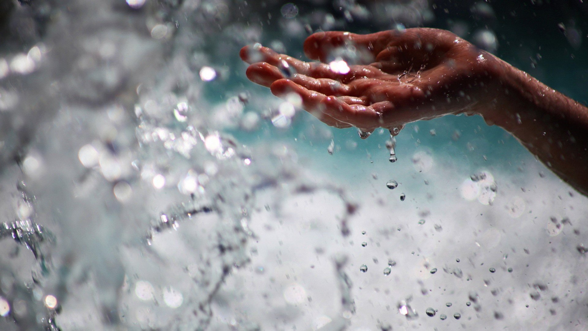 water, Hand, Water drops, Splashes, Bokeh Wallpaper