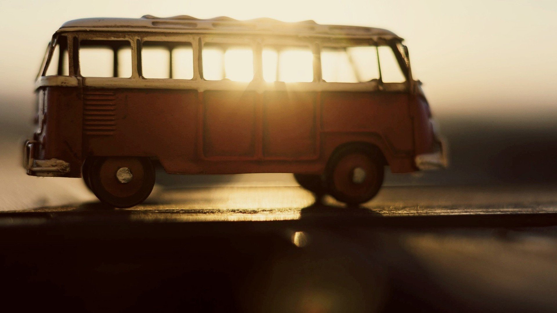 closeup, Blurred, Tilt shift, Sunlight, Vans, Toys Wallpaper