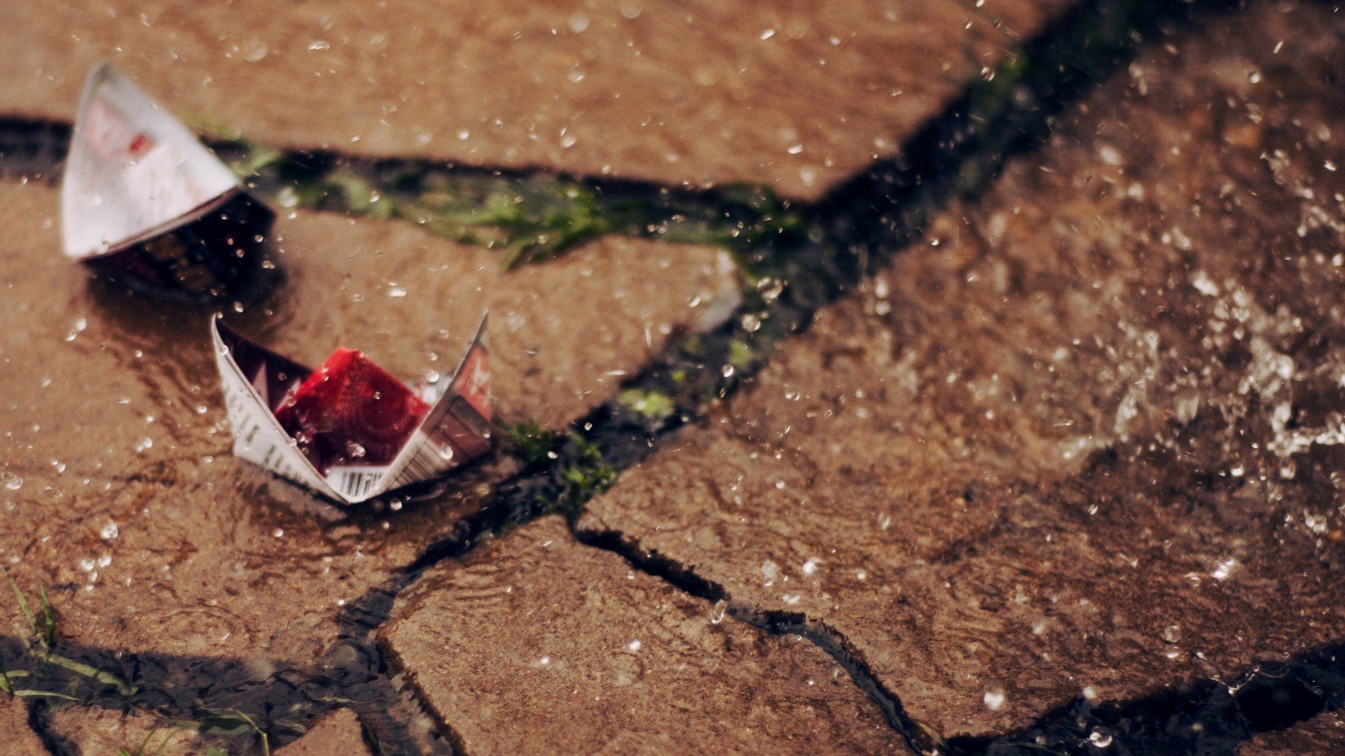 paper boats, Rain, Pavements, Water drops Wallpaper