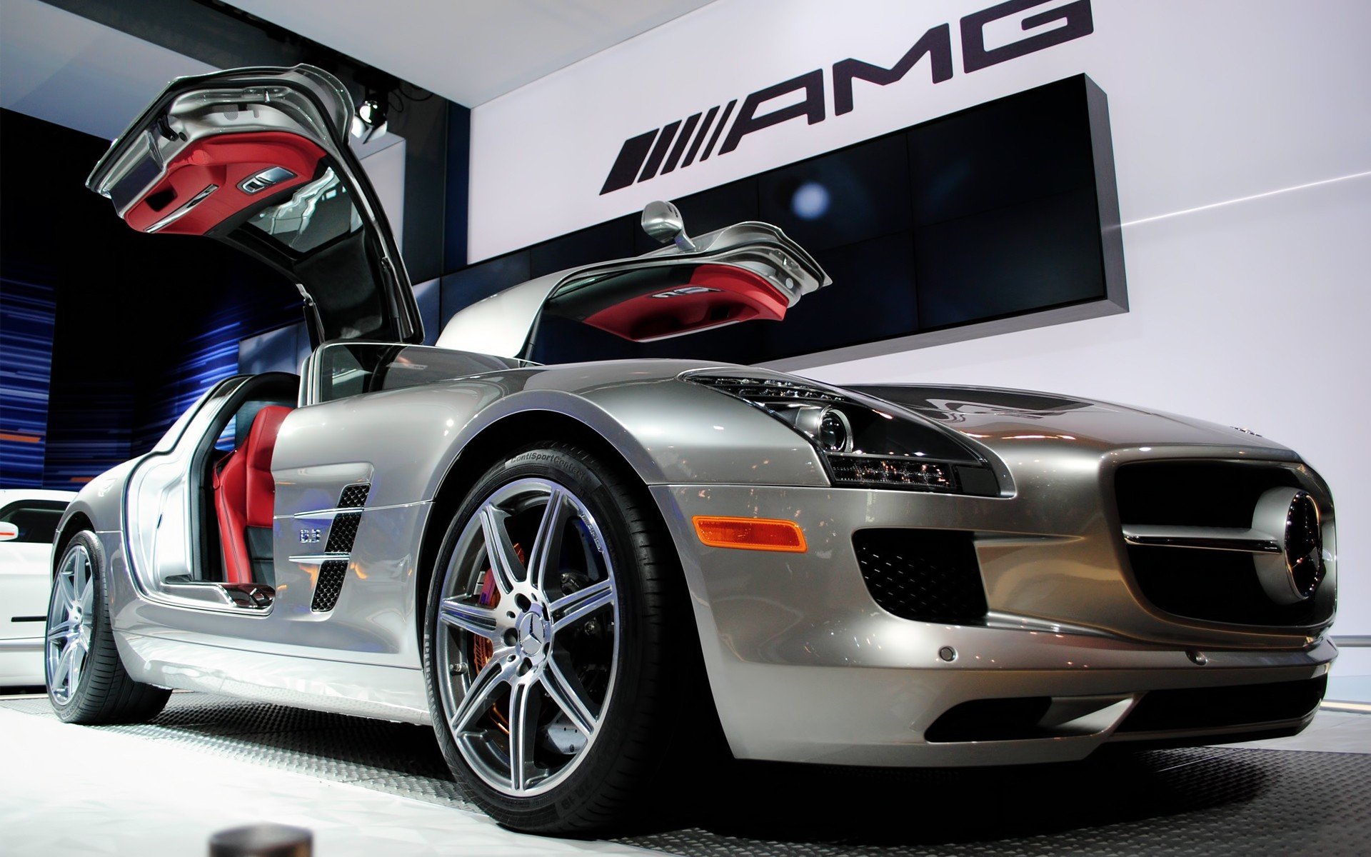 gull wing doors Wallpaper