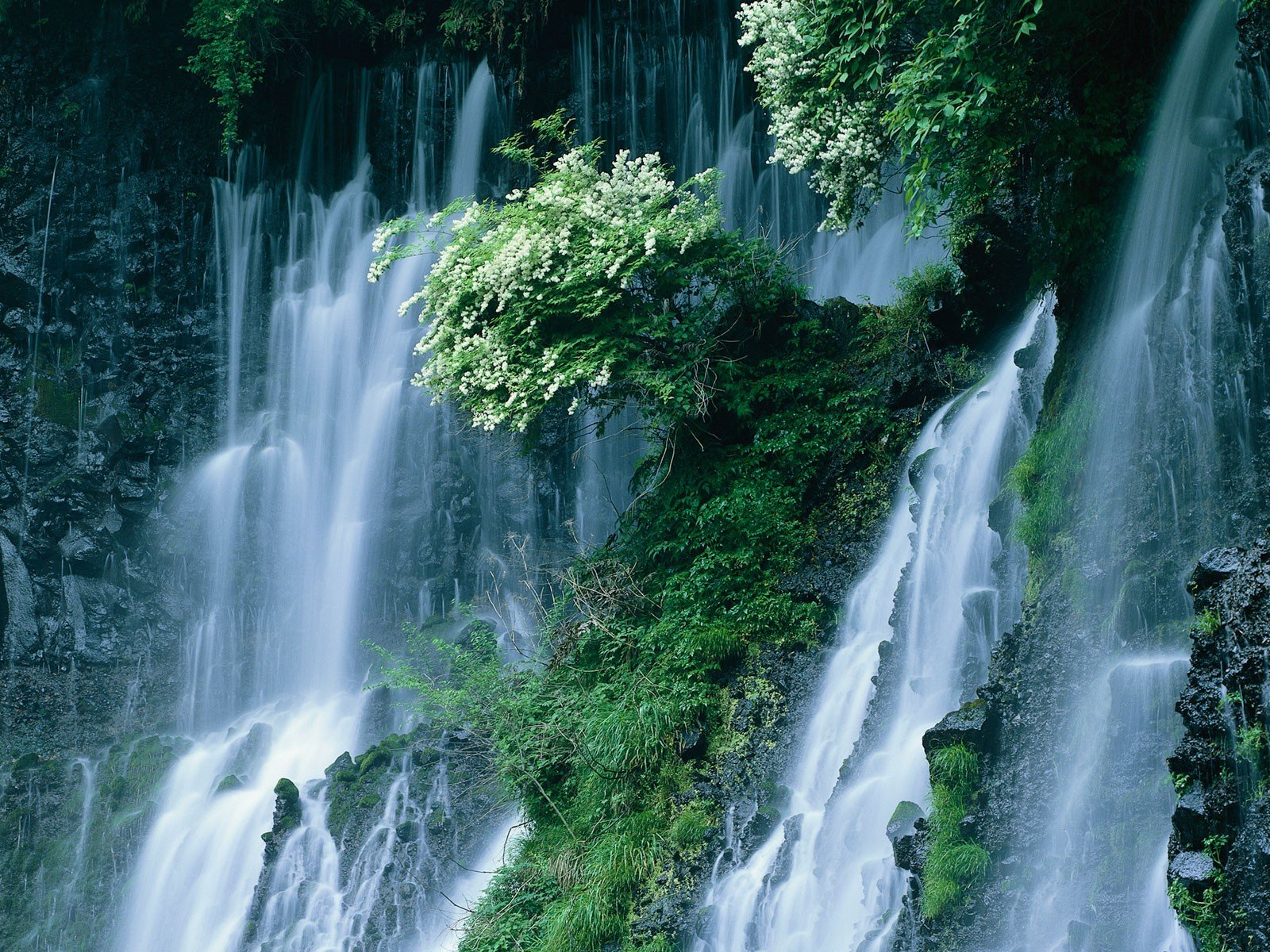 waterfall Wallpaper