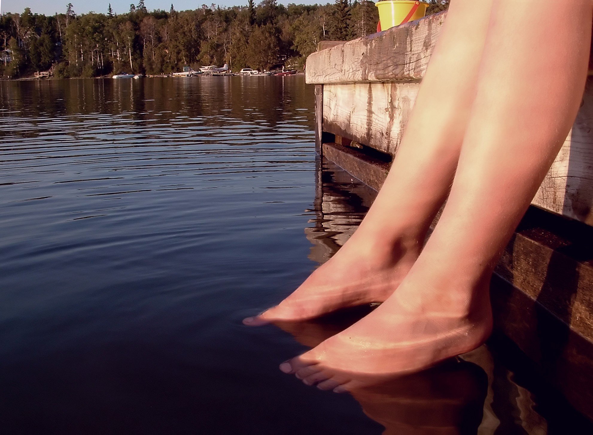 feet, Water Wallpaper