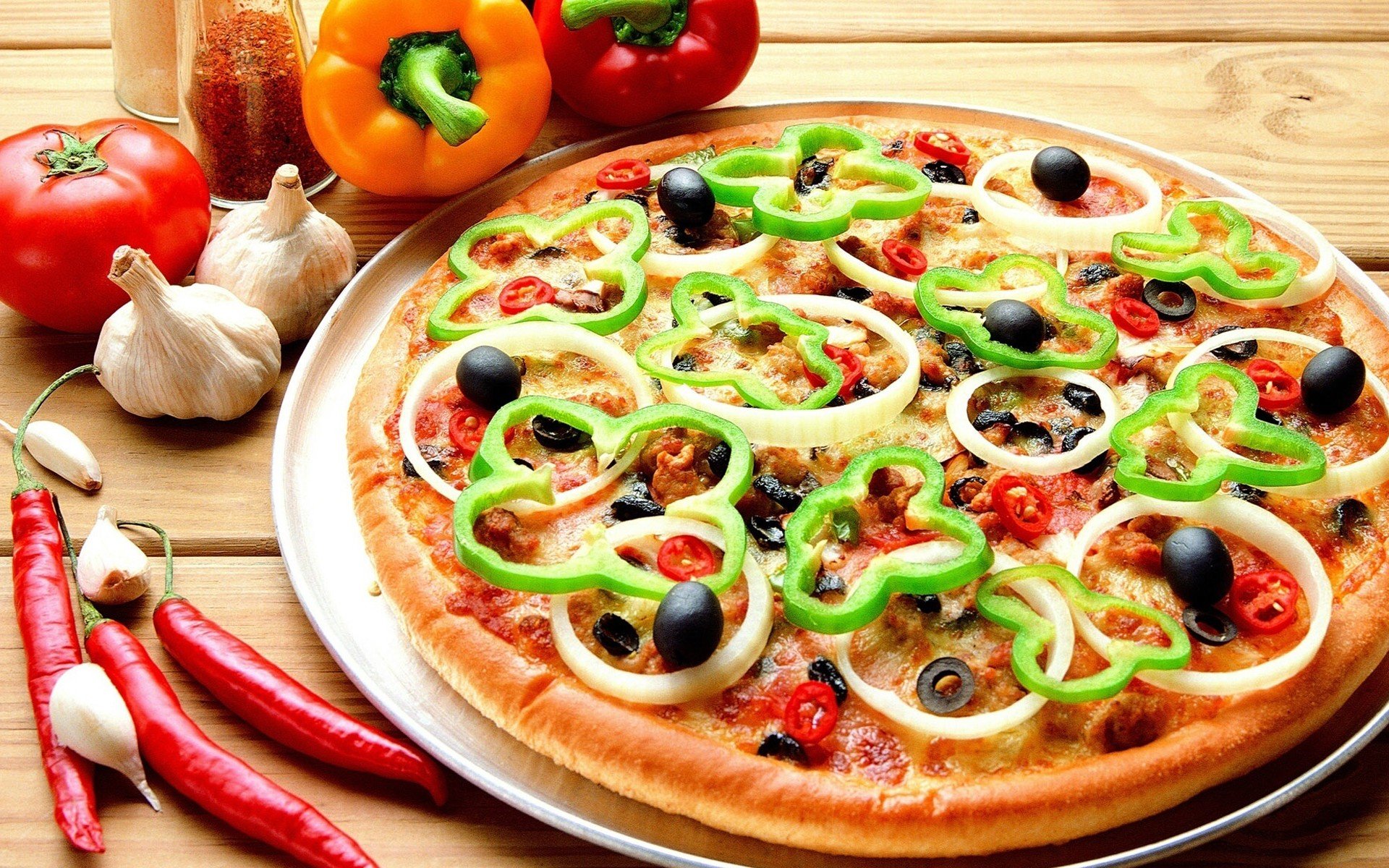 pizza, Vegetables, Food, Tomatoes, Peppers, Chilli peppers Wallpaper