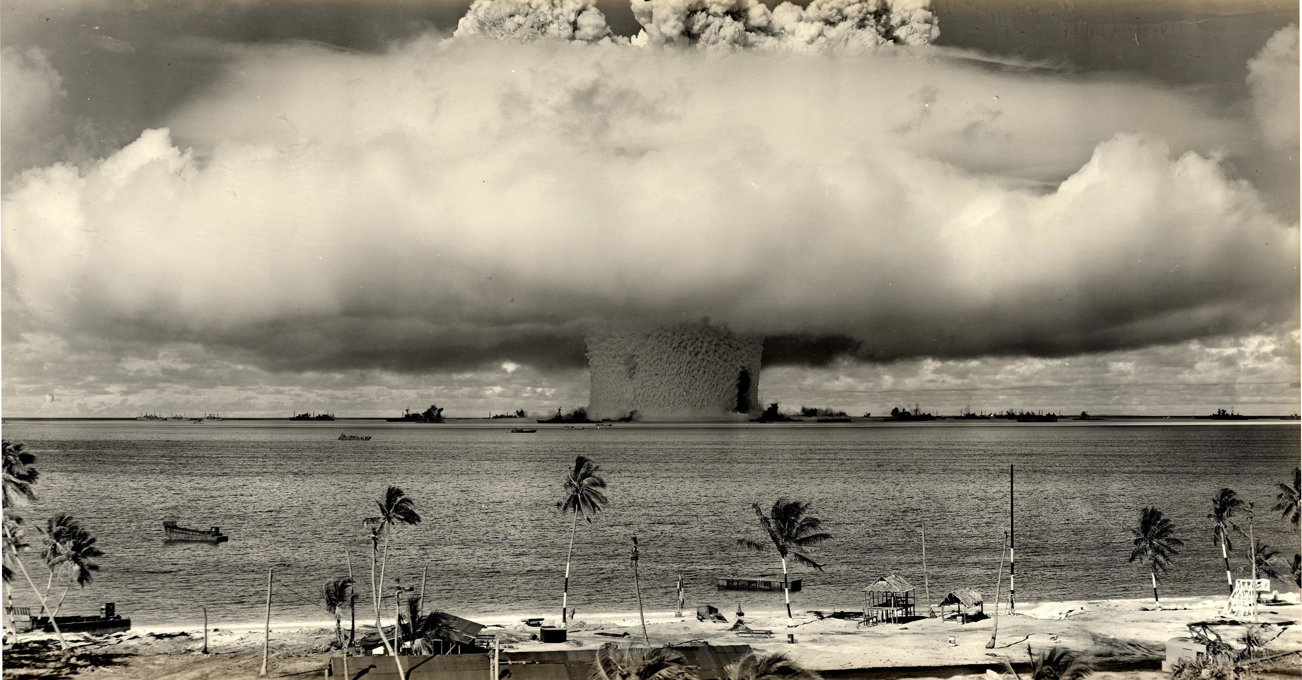 atomic bomb Wallpaper